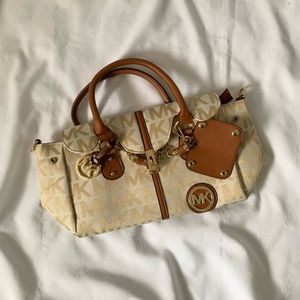 Womens modern shoulder bag